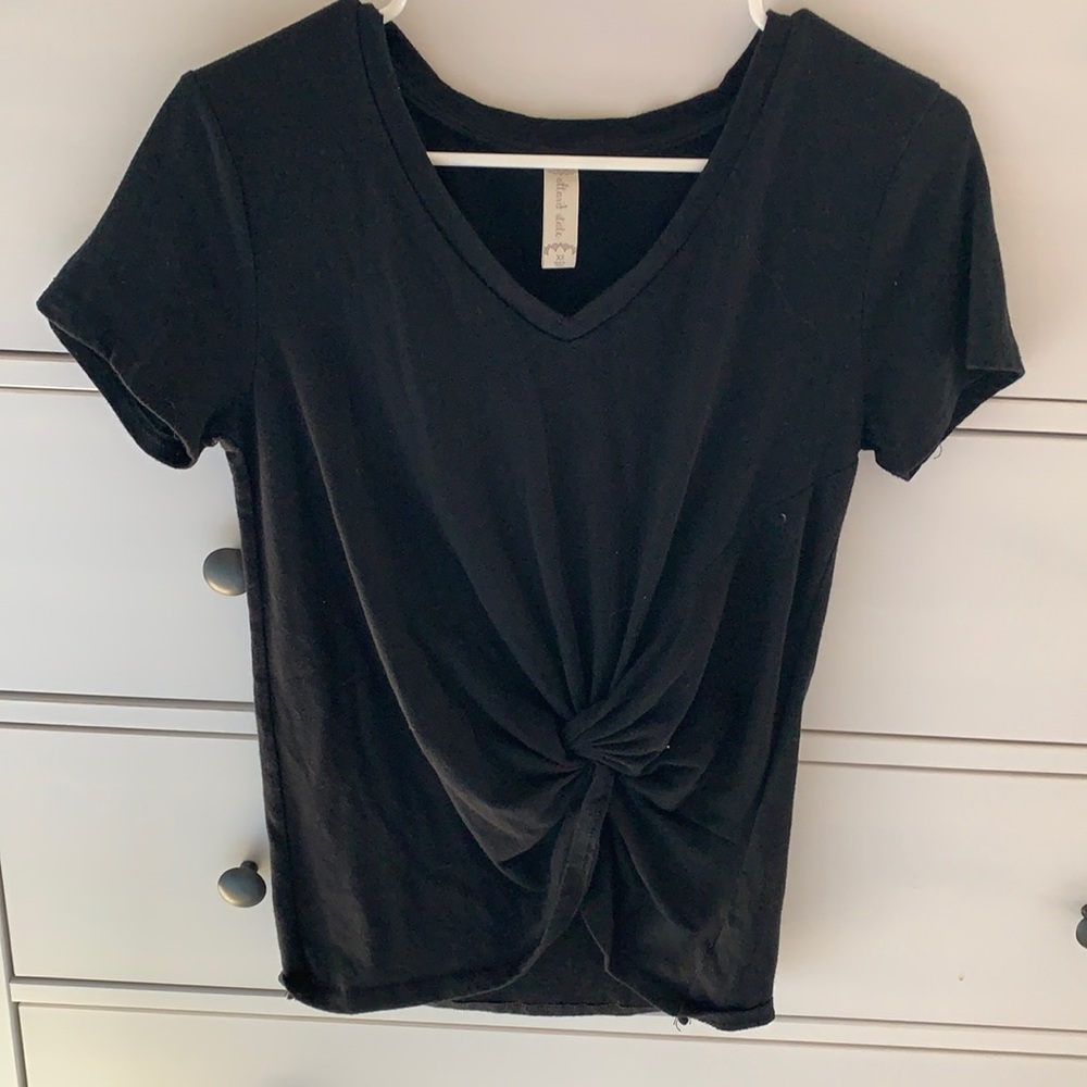 Altar’d state black v-neck, tie-front tee